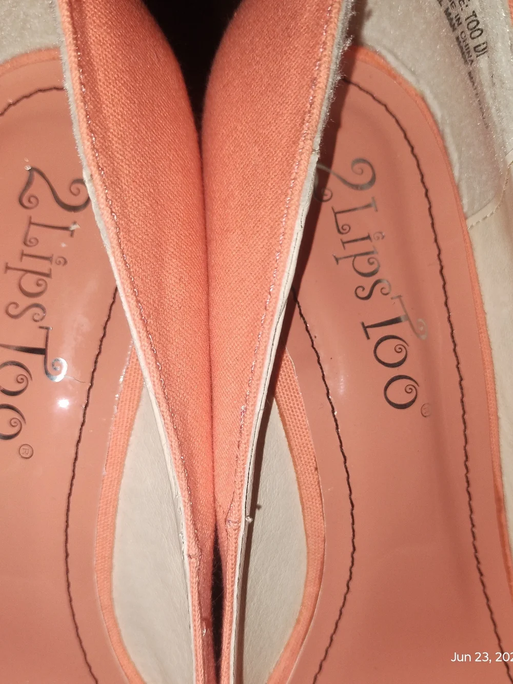 2 Lips Too Size 8.5 Platform Wedge Heels